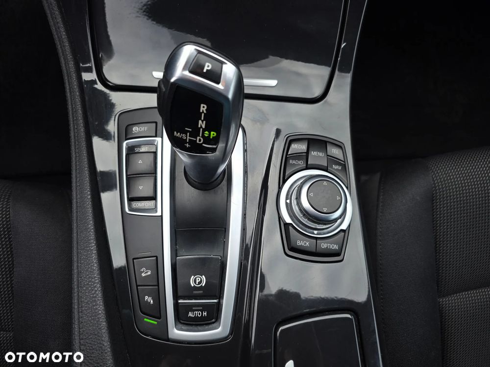 BMW Seria 5 525d xDrive Luxury Line - 27