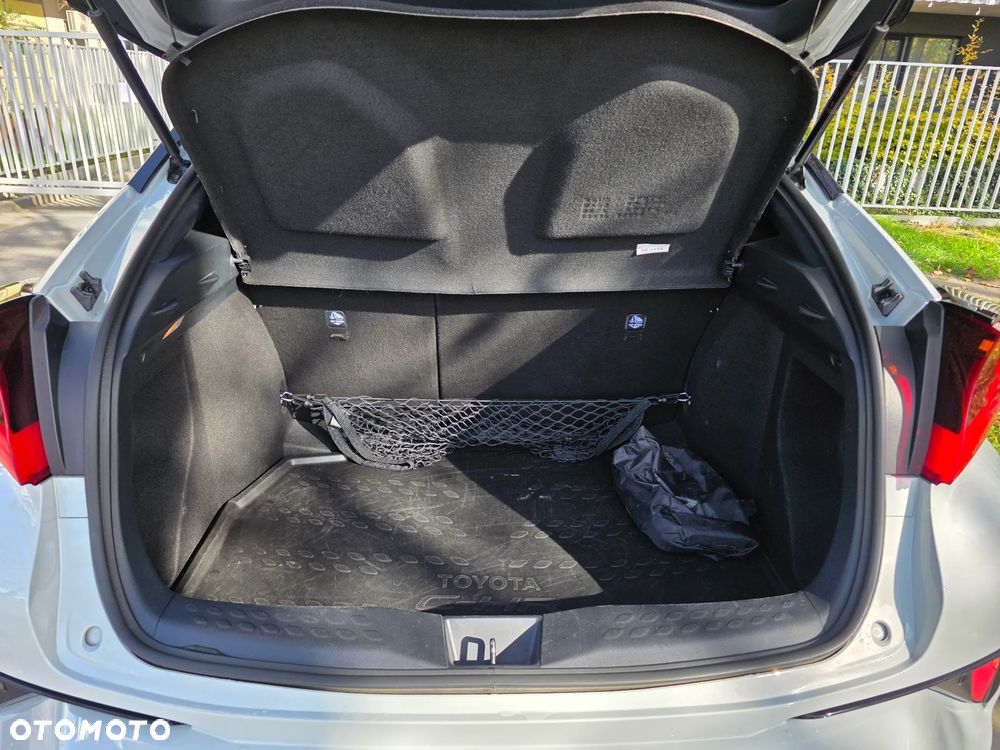 Toyota C-HR 1.8 Hybrid GPF GR Sport - 29