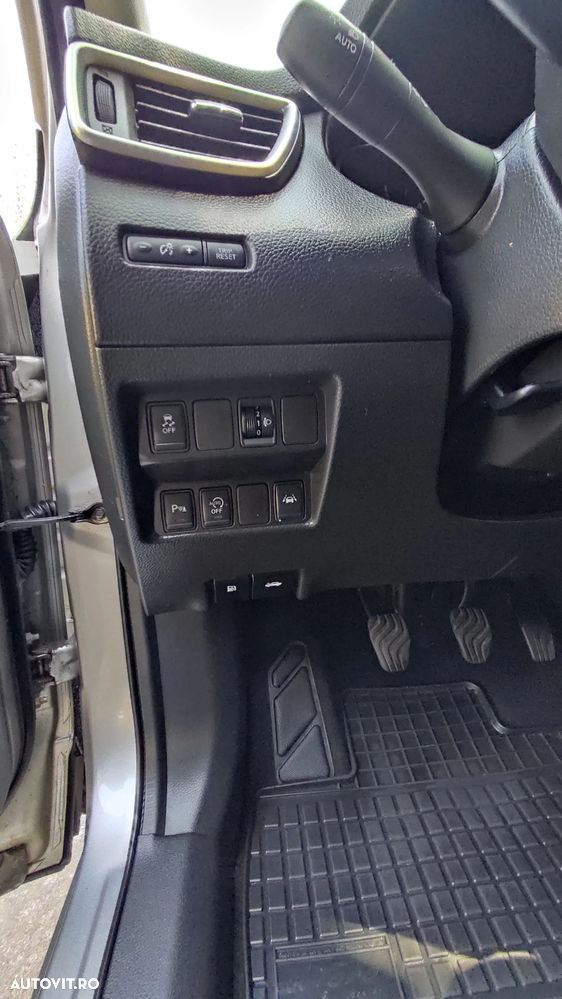 Nissan Qashqai 1.6 DCI N-Connecta - 26