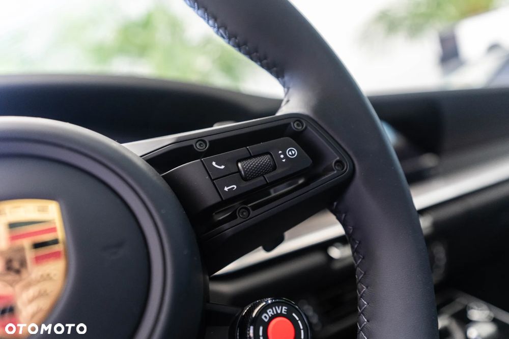 Porsche 911 Carrera 4S - 20