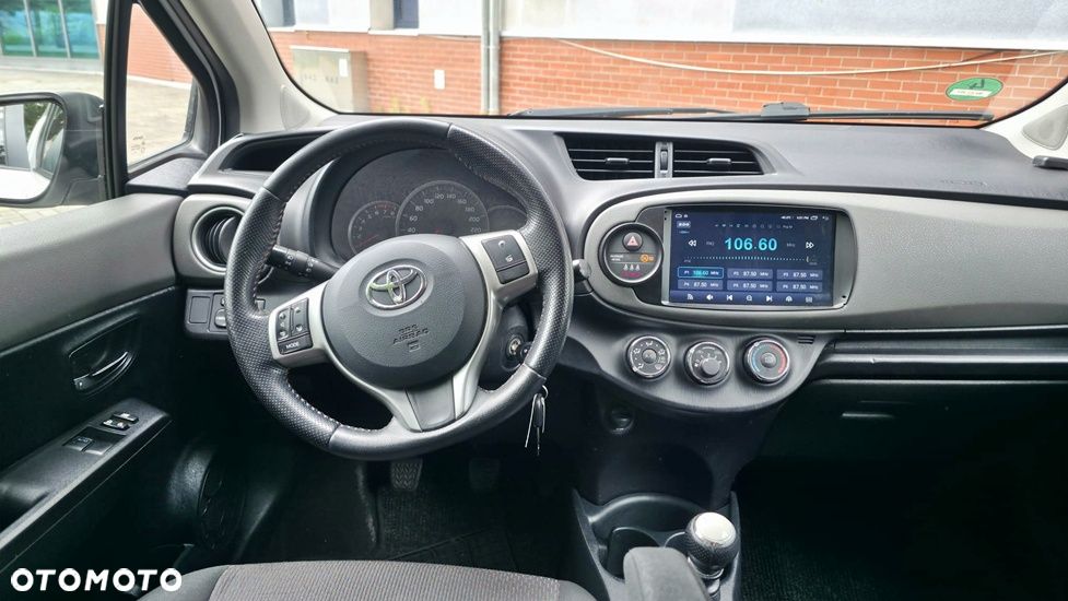 Toyota Yaris 1.33 Premium - 18