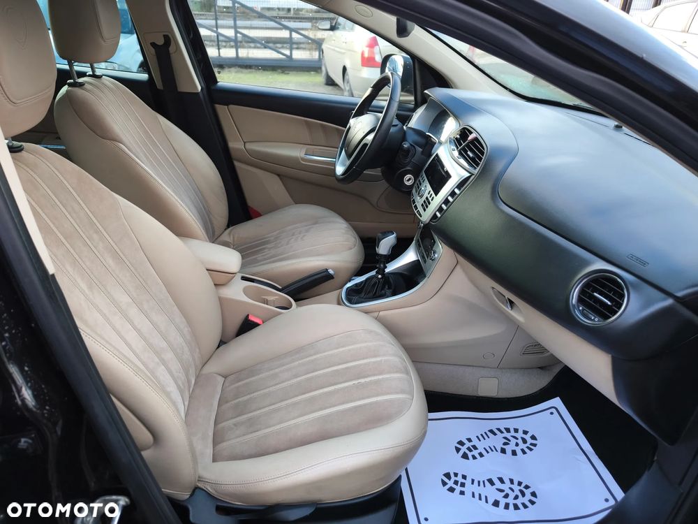 Lancia Delta 1.6 MultiJet 16v Silver - 11