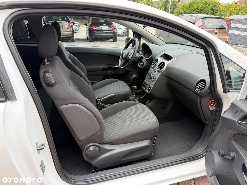 Opel Corsa 1.2 16V Essentia - 25