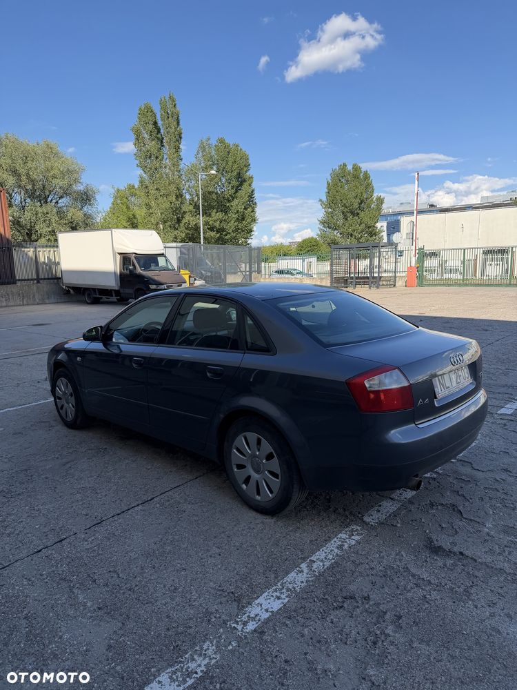 Audi A4 Avant - 4