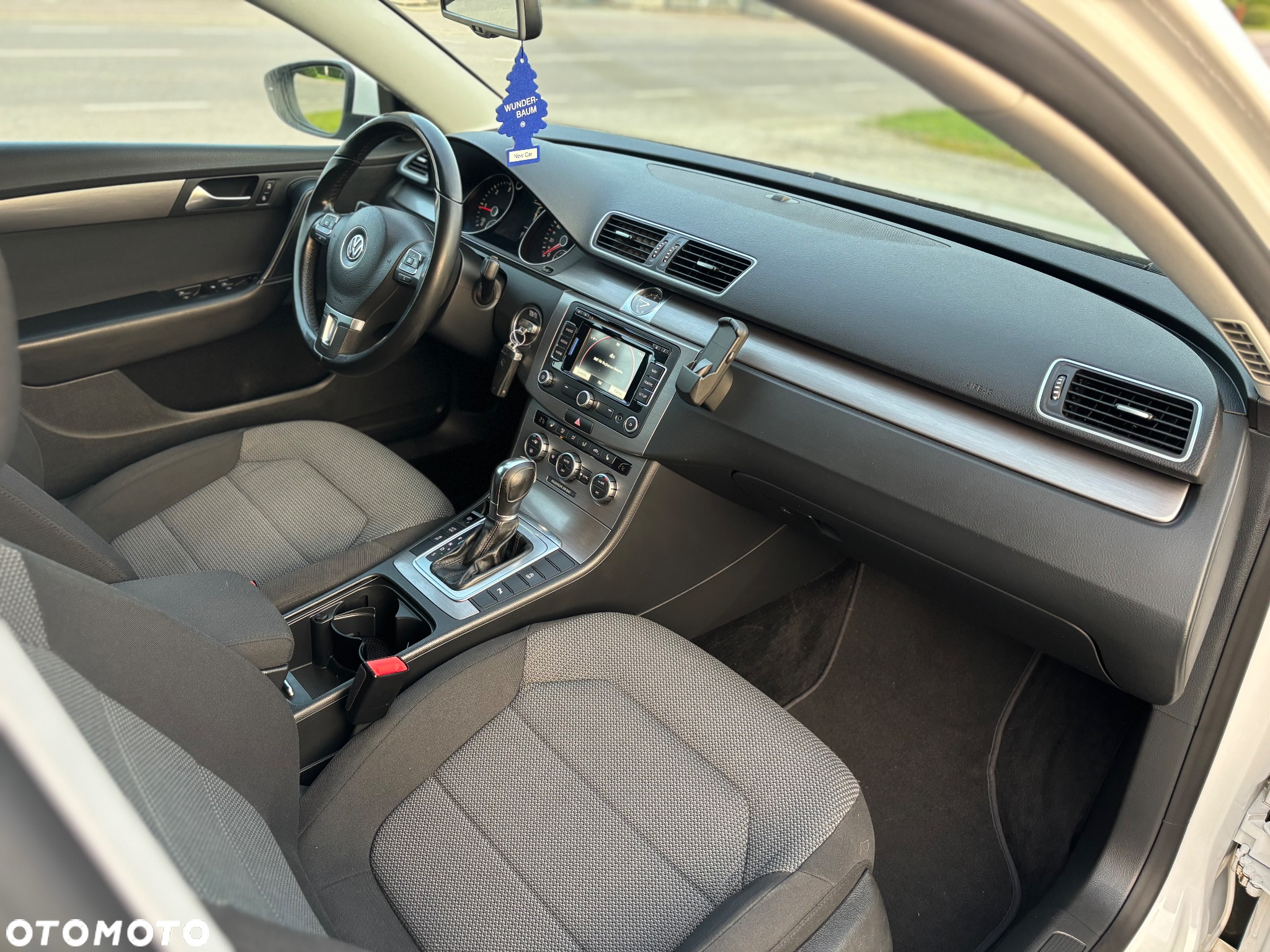 Volkswagen Passat - 12