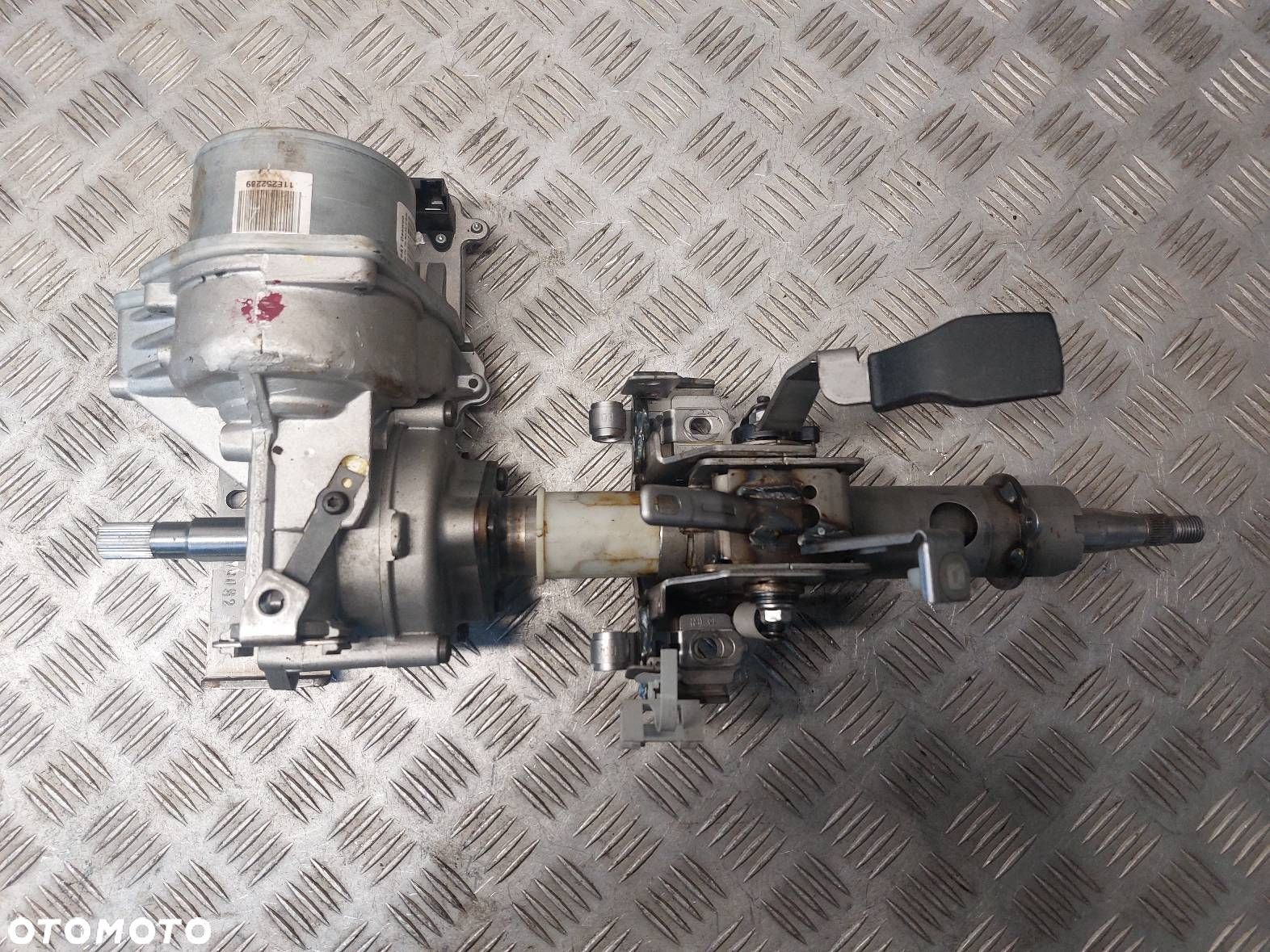 WSPOMAGANIE ELEKTRYCZNE KIA CEED I LIFT 1.6 CRDI 563001H860 - 1