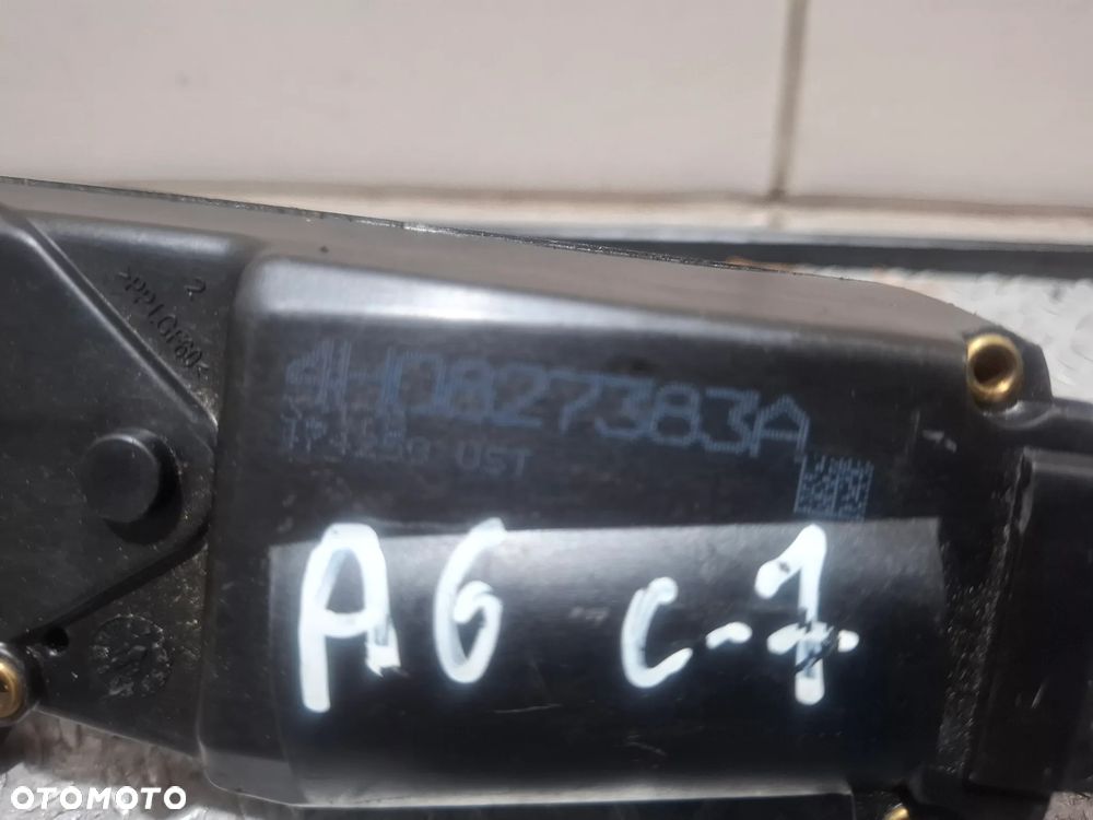 Zamek klapy dociąg sedan Audi A6C7 2016 rok nr 4H0827383A - 2