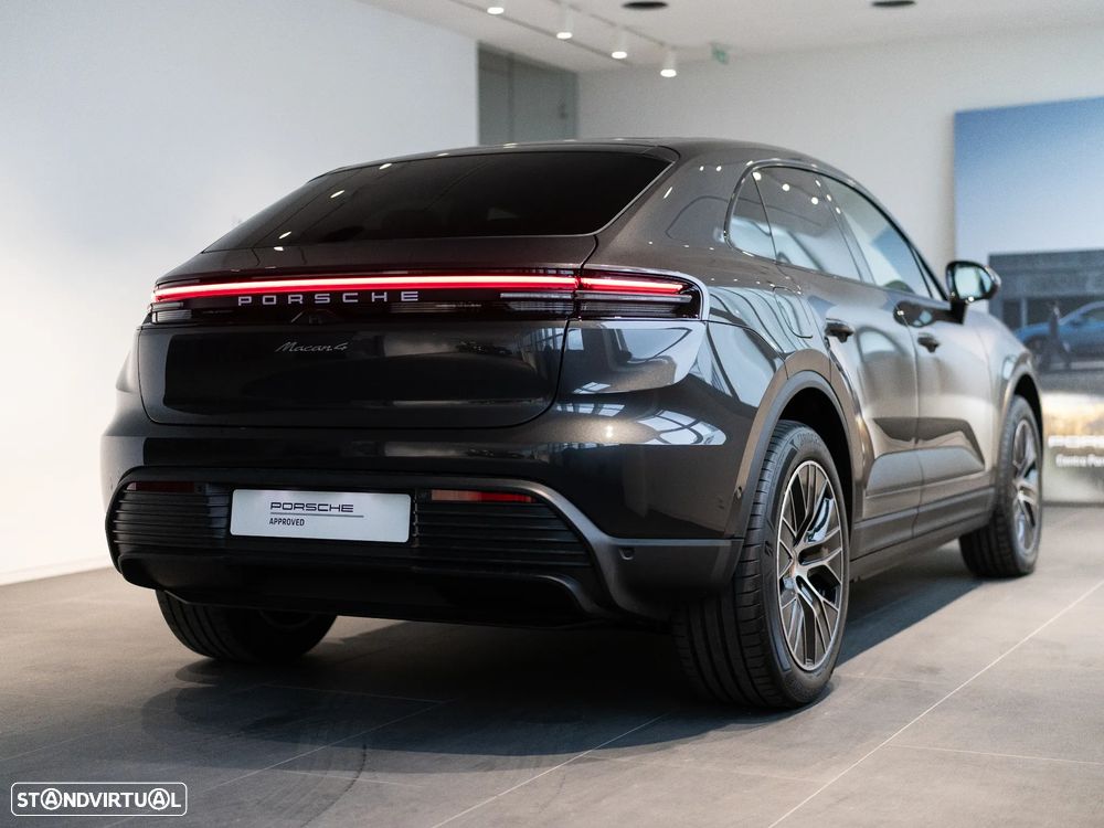 Porsche Macan Electric 4 - 10
