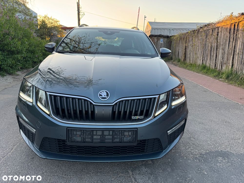Skoda Octavia 2.0 TDI DSG RS - 8