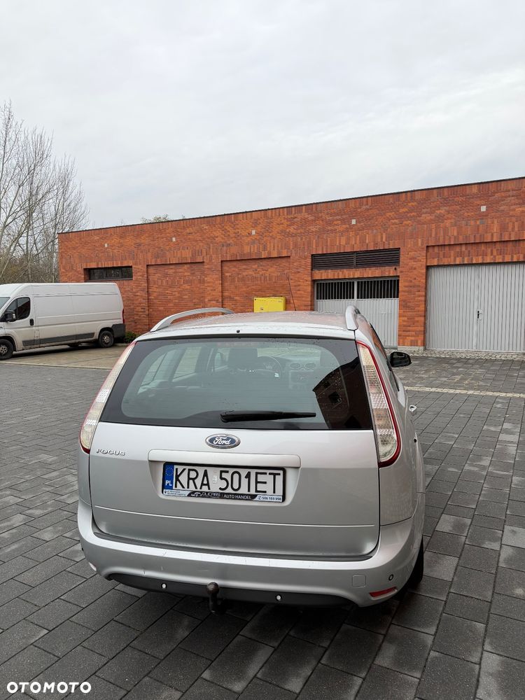 Ford Focus 1.6 16V Ambiente - 17