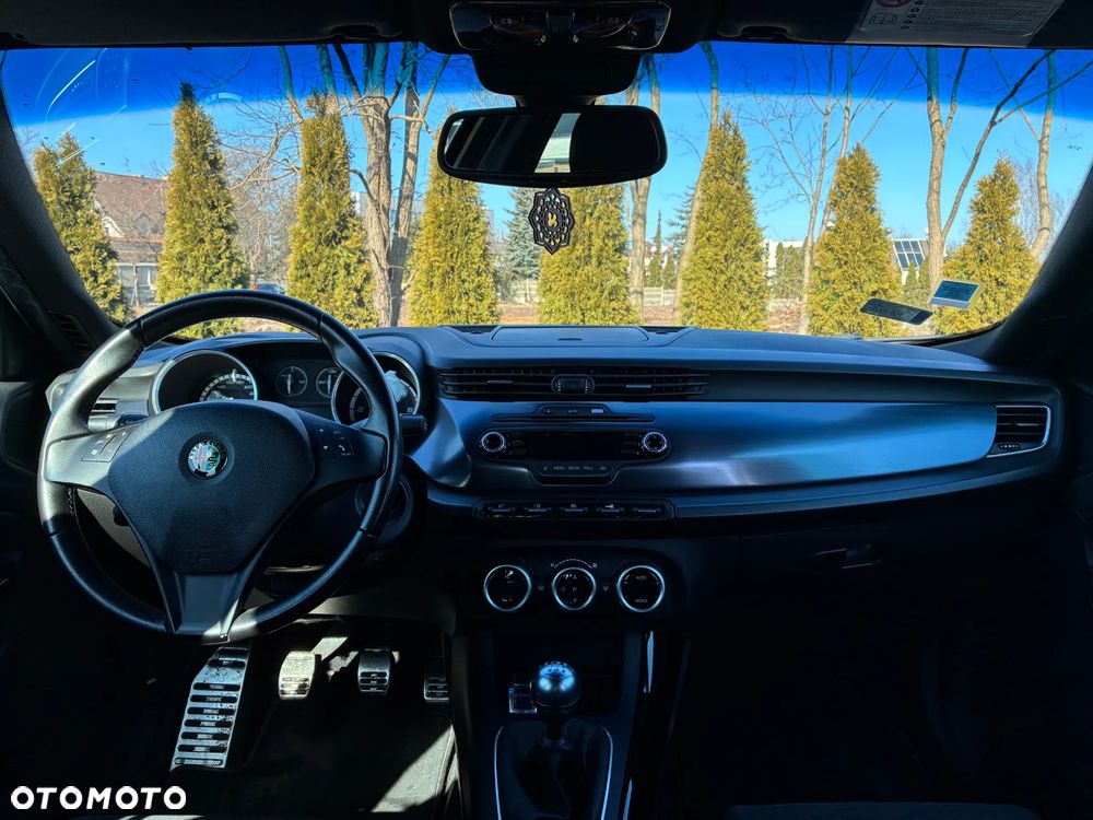 Alfa Romeo Giulietta 1.6 JTDM Distinctive - 8