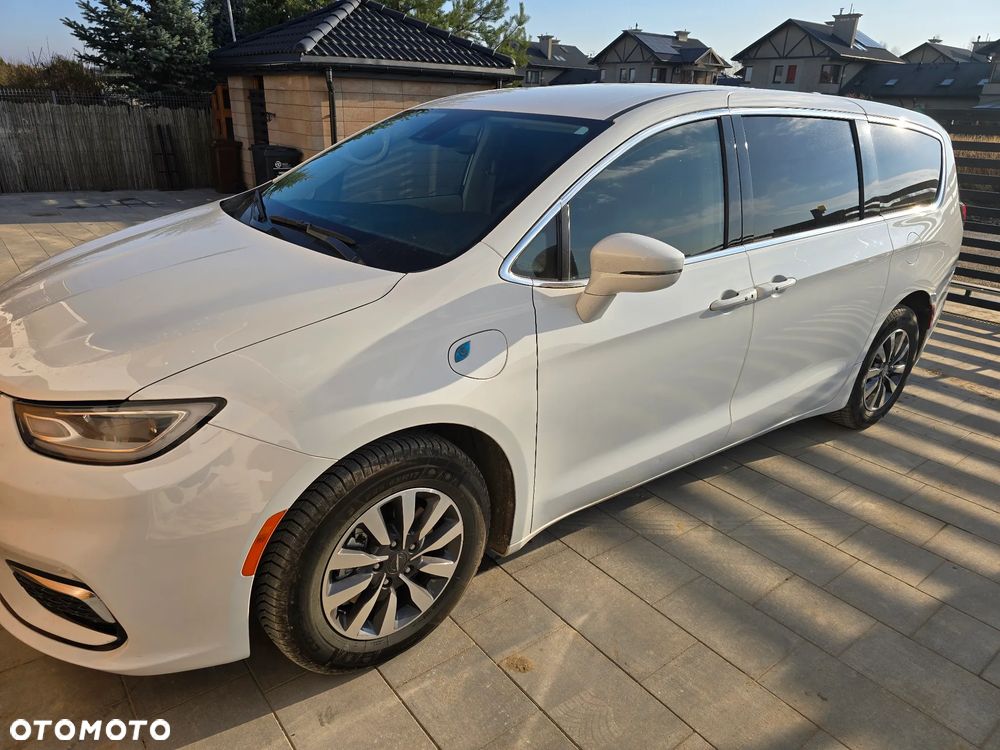 Chrysler Pacifica - 5