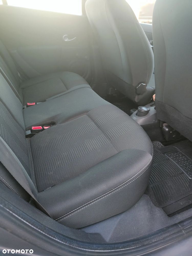 Renault Clio 1.2 16V TCE Alize - 22