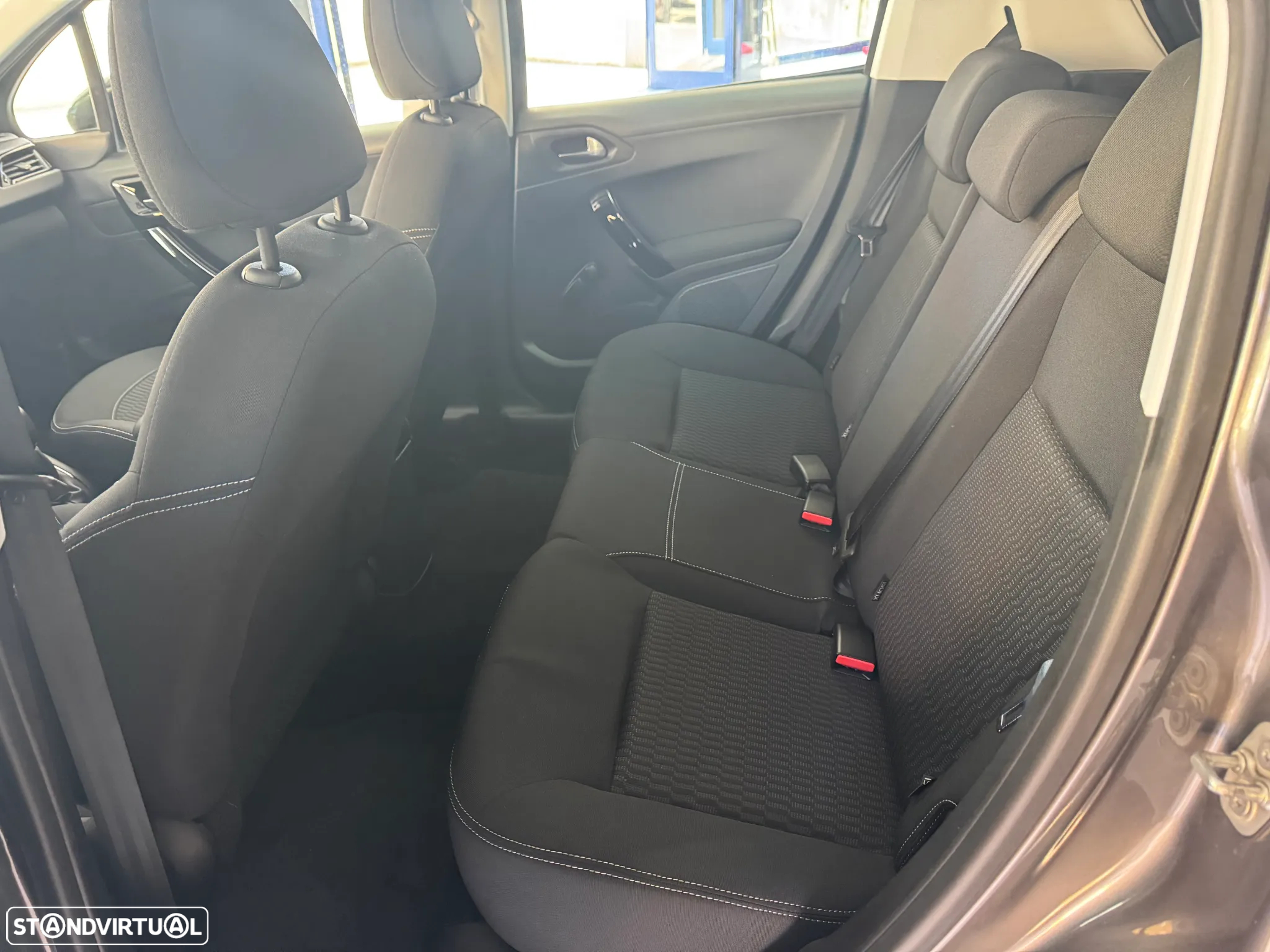 Peugeot 208 1.5 BlueHDi Allure - 33