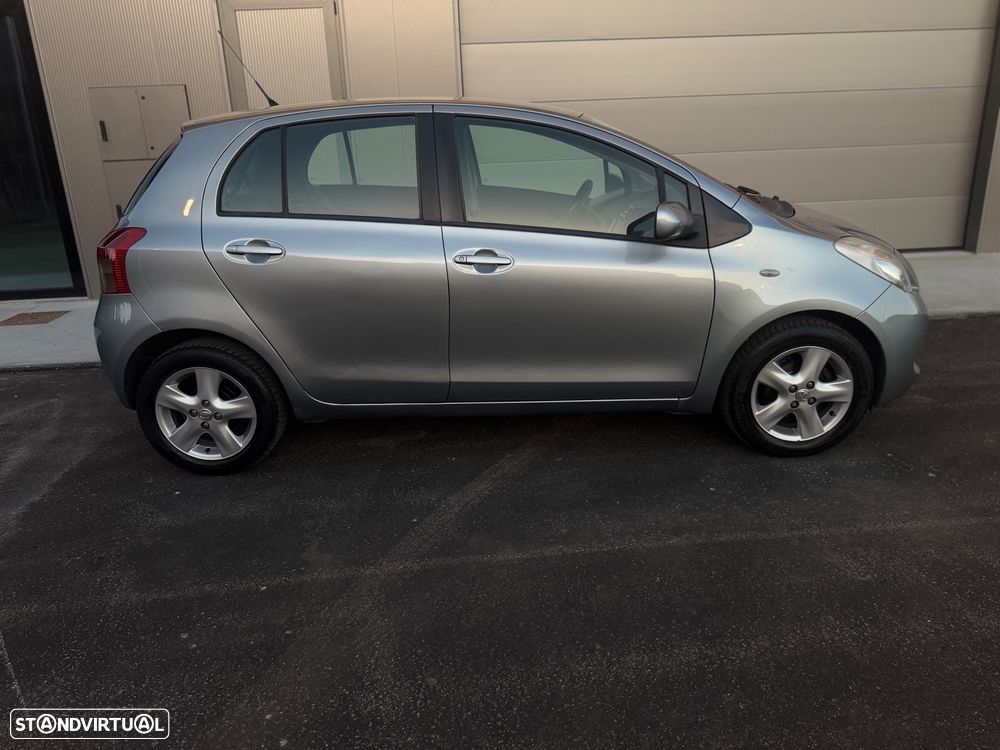 Toyota Yaris 1.3 VVT-i Sol AC+VSC - 6