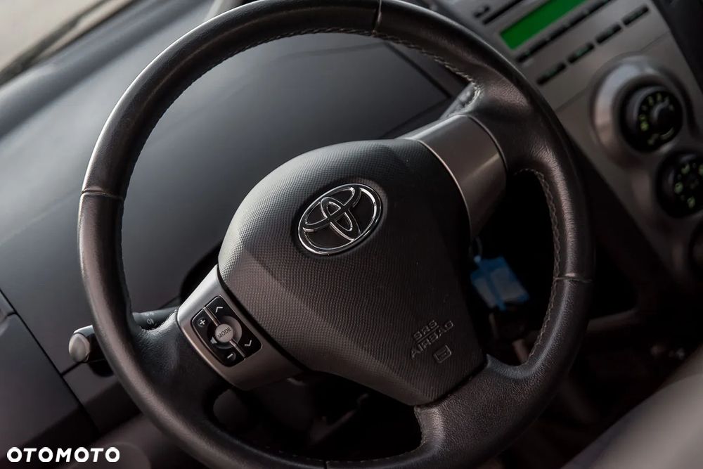 Toyota Yaris - 7