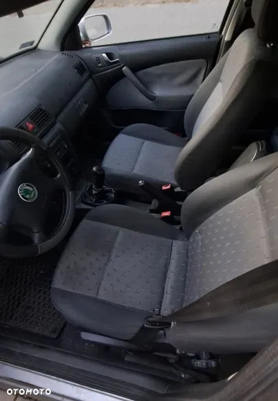 Skoda Octavia 1.6 Ambiente - 7