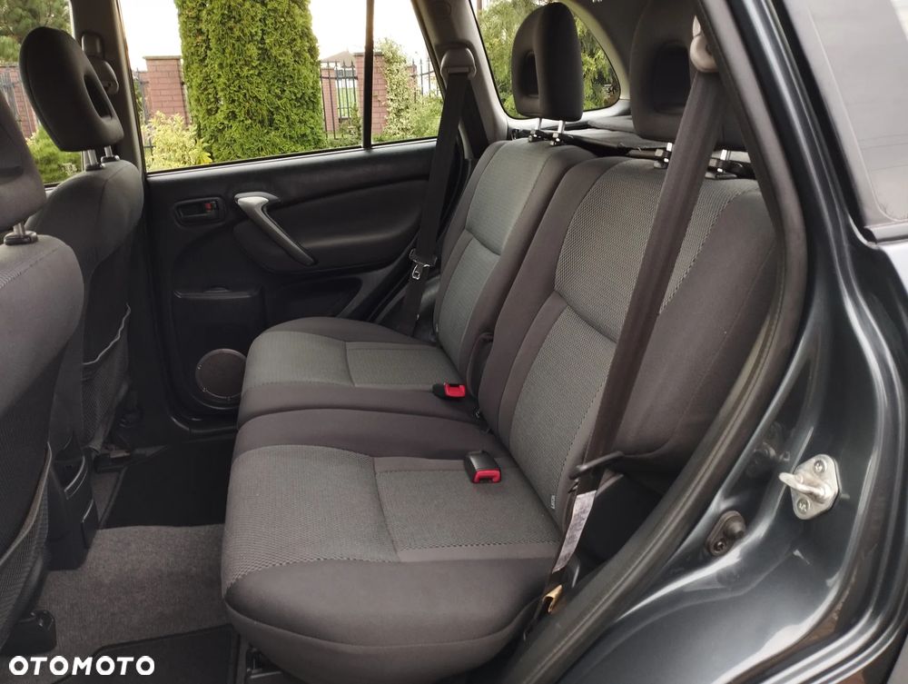 Toyota RAV4 2.0 VVT-i 4x4 - 18