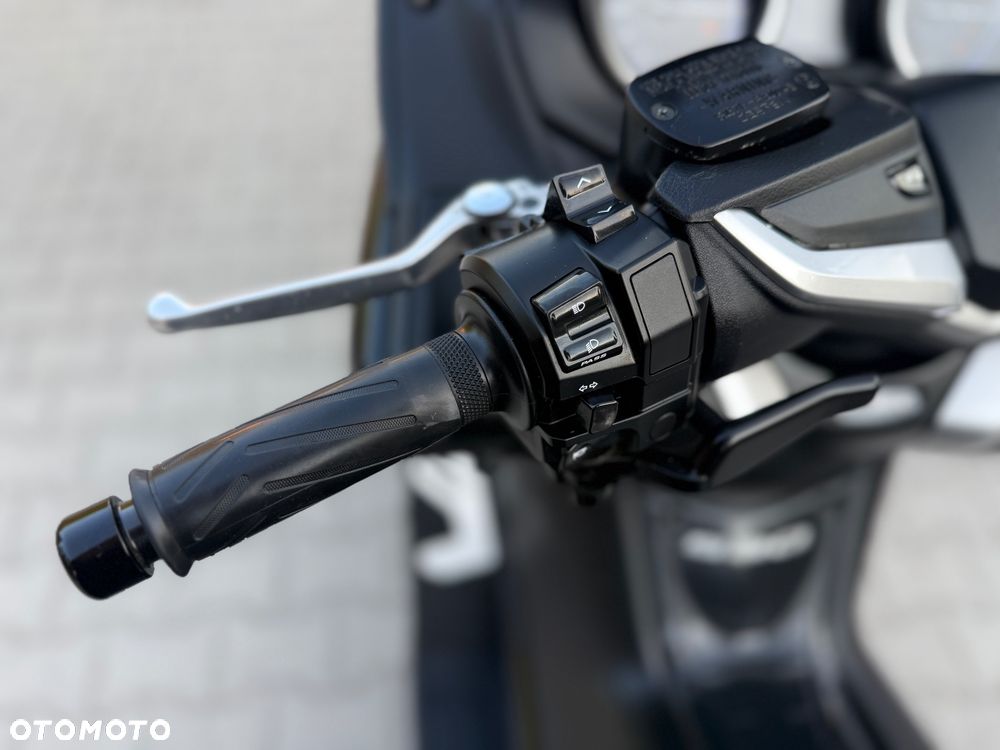 Yamaha Tmax - 30