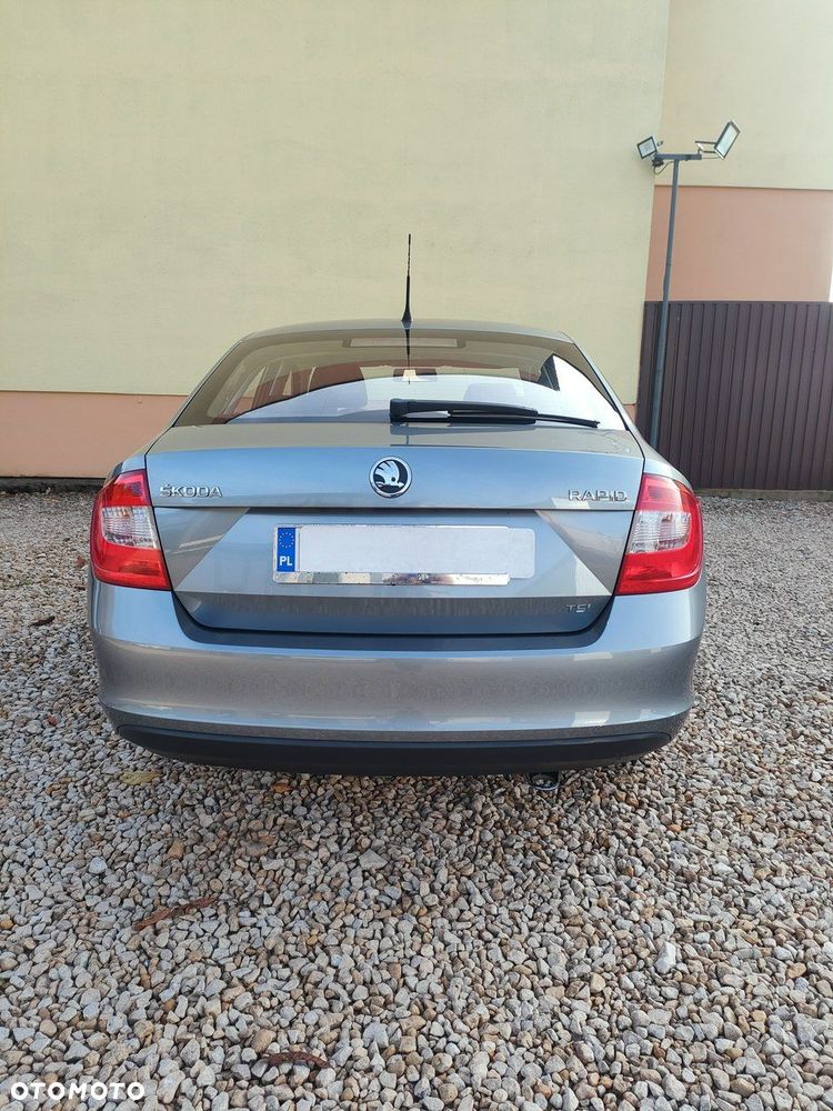 Skoda RAPID - 7