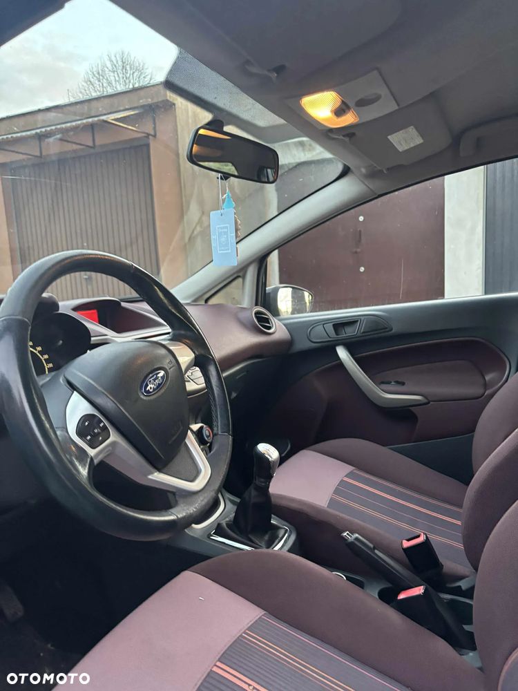 Ford Fiesta 1.6 TDCi Titanium - 24