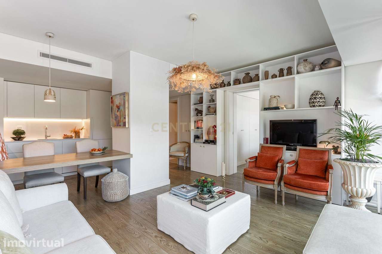 T1 com Varanda de 17 m², Garagem e Arrecadação junto ao Parque das Na - Grande imagem: 2/38
