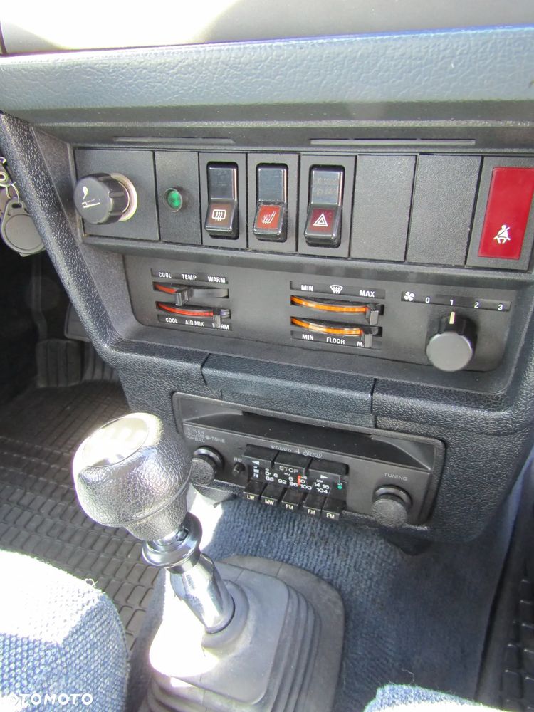 Volvo Seria 200 - 24