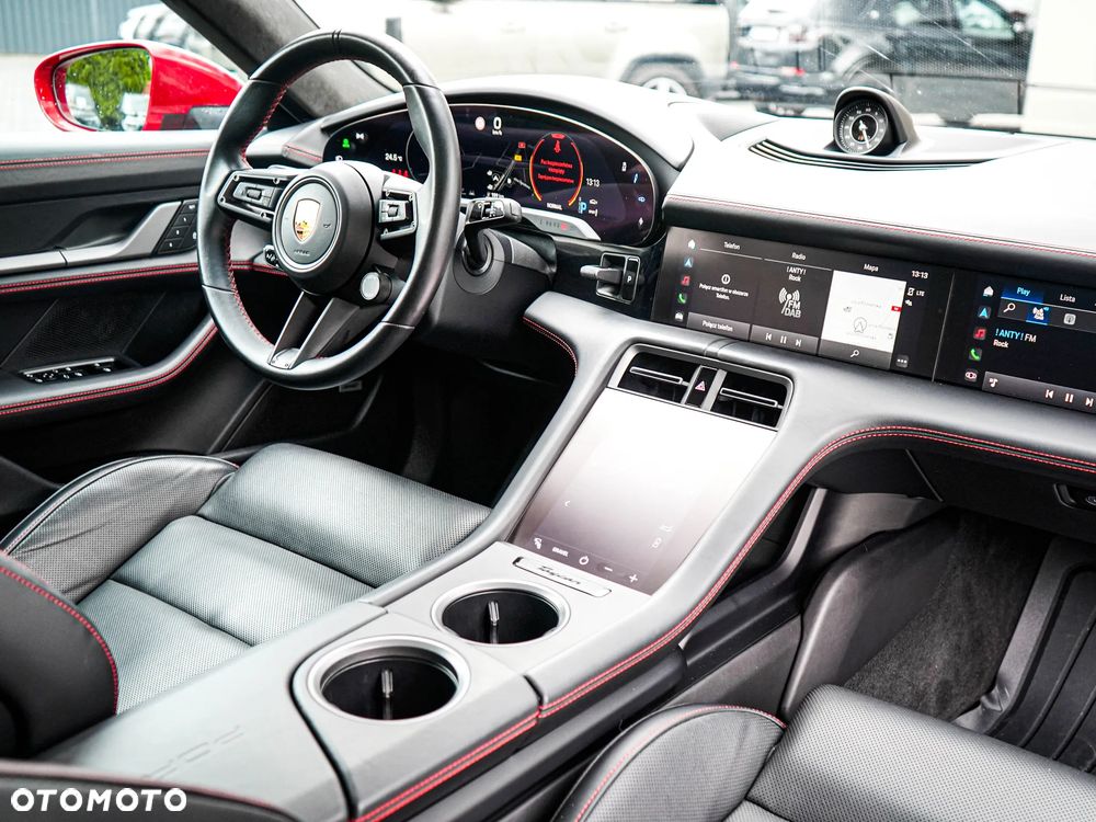 Porsche Taycan 4S - 12