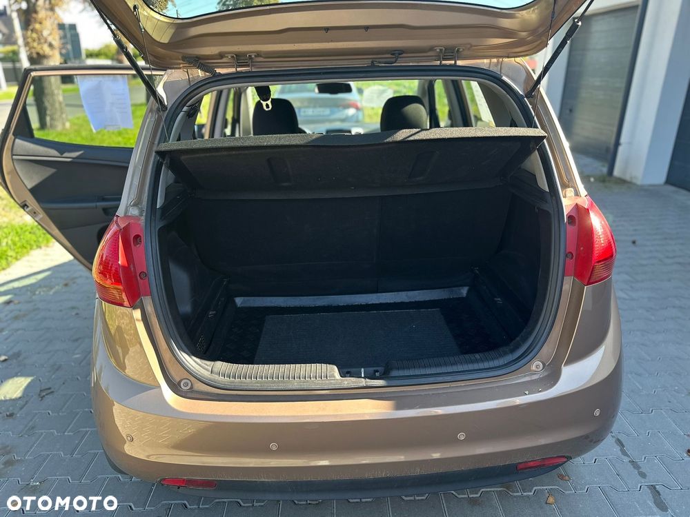 Kia Venga 1.6 CRDi M - 12