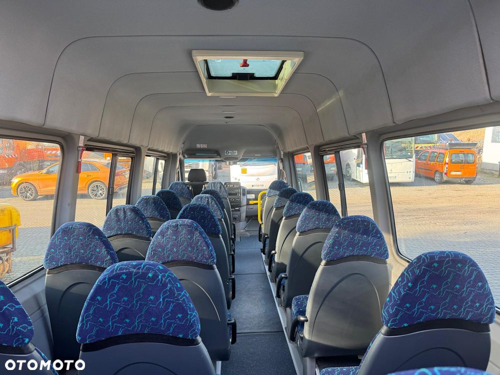 Volkswagen Crafter 2012r. Klimatyzacja 23 Osobowy Webasto Drzwi Pneumatyczne I wł Urząd Gminy - 29