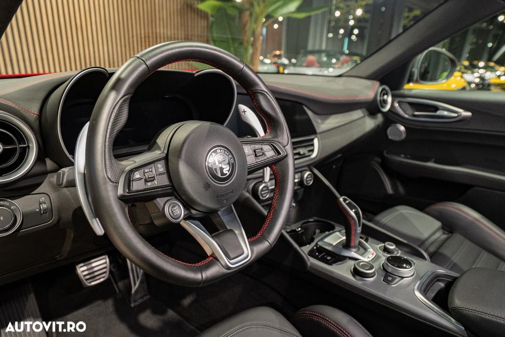 Alfa Romeo Giulia 2.0 Turbo 16V AT8-Q4 Competizione - 21