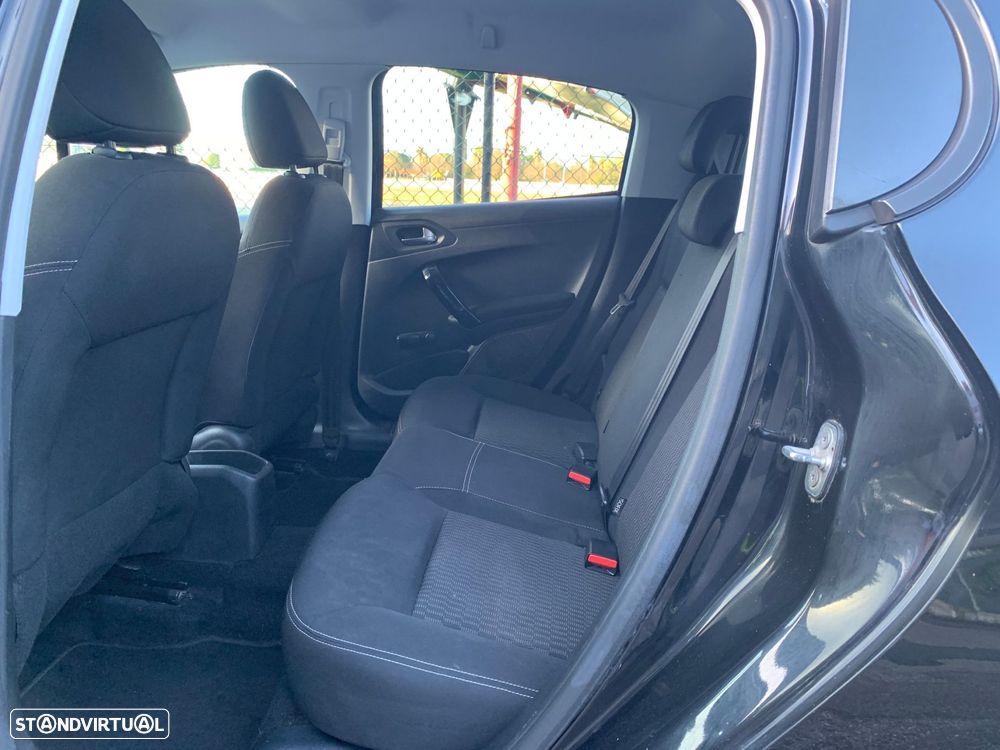 Peugeot 208 1.2 PureTech Allure - 13