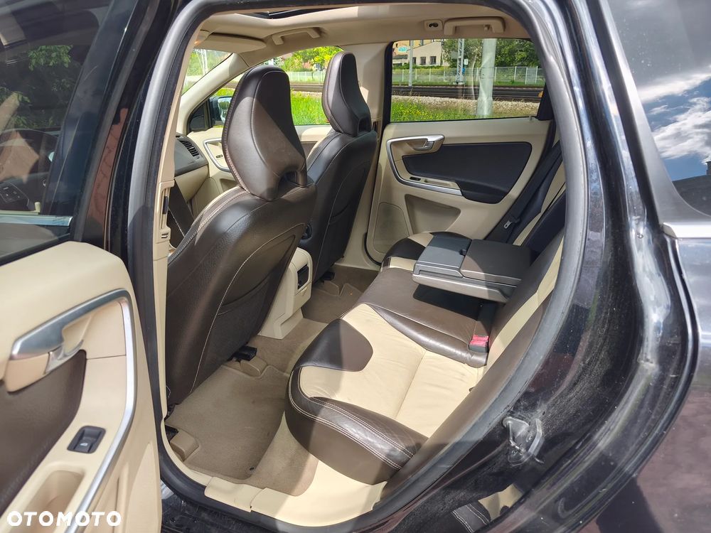 Volvo XC 60 2.4D AWD - 11
