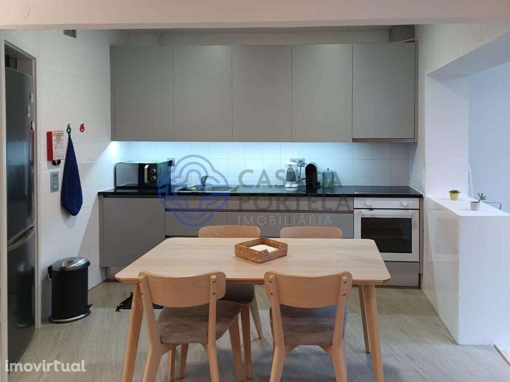 Andar Moradia T2 na 1ª linha de mar da Praia de Angeiras, para venda. - Grande imagem: 5/12