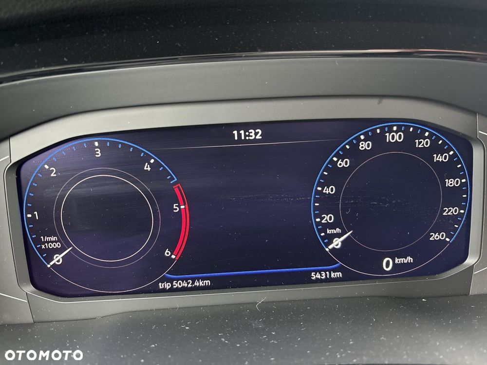 Volkswagen Touran - 12