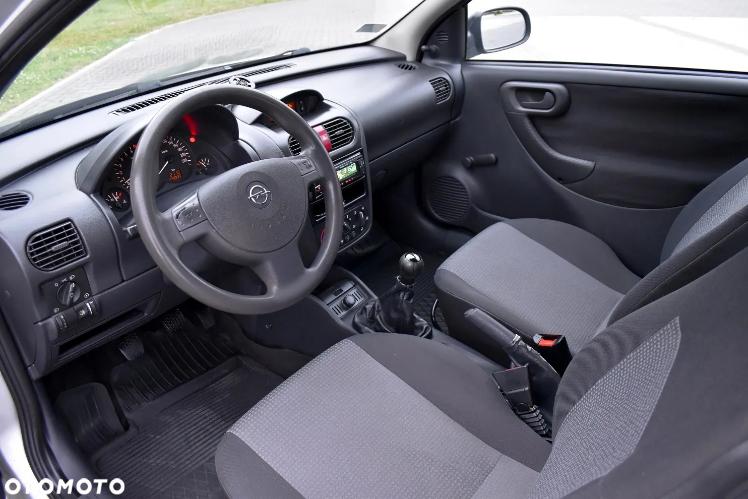 Opel Corsa 1.2 16V Cosmo - 25