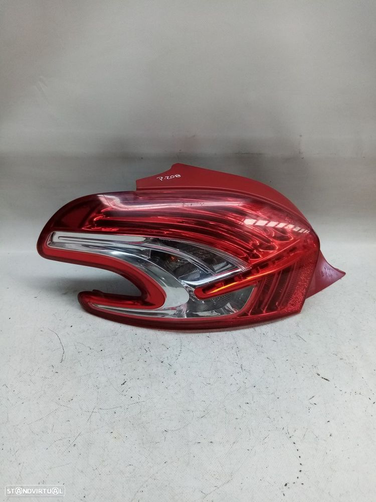 Farolim esquerdo PEUGEOT 208 - 1