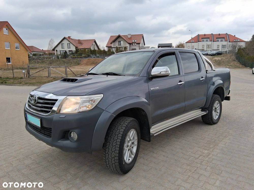 Toyota Hilux 3.0 D-4D SR5 - 24