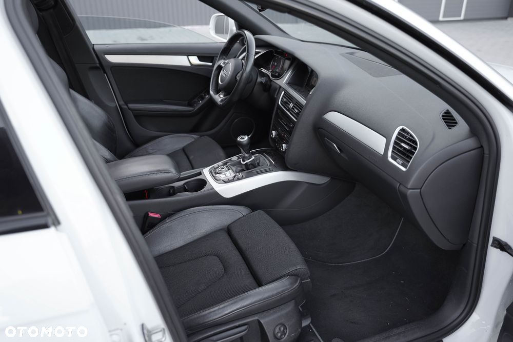 Audi A4 Avant 2.0 TDI DPF clean diesel S line Sportpaket - 22