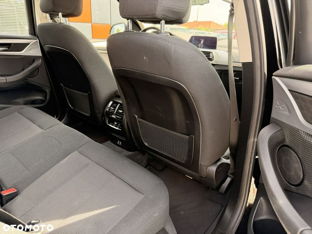 BMW X3 xDrive20d mHEV - 16