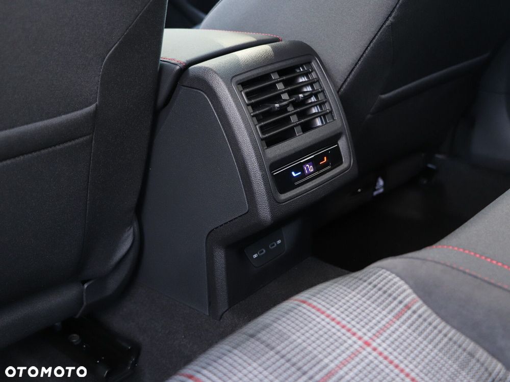 Volkswagen Golf - 18