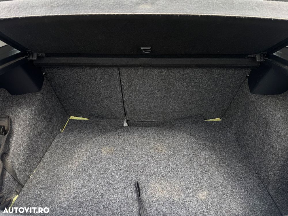 Volkswagen Golf 1.6 Highline - 20