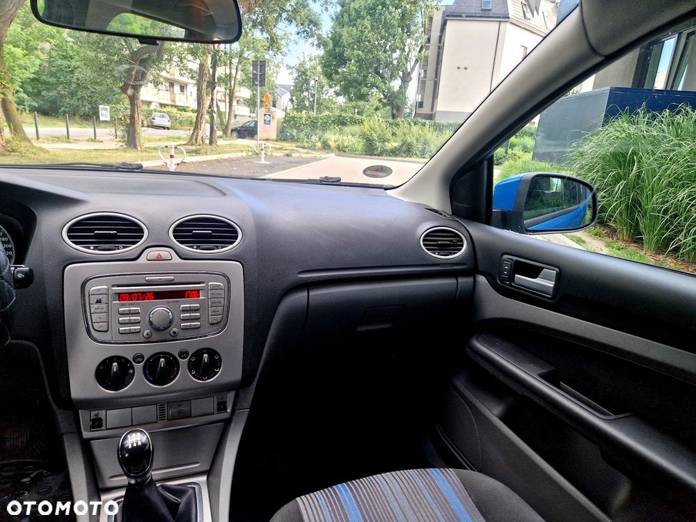 Ford Focus 1.6 Ti-VCT Style+ - 9
