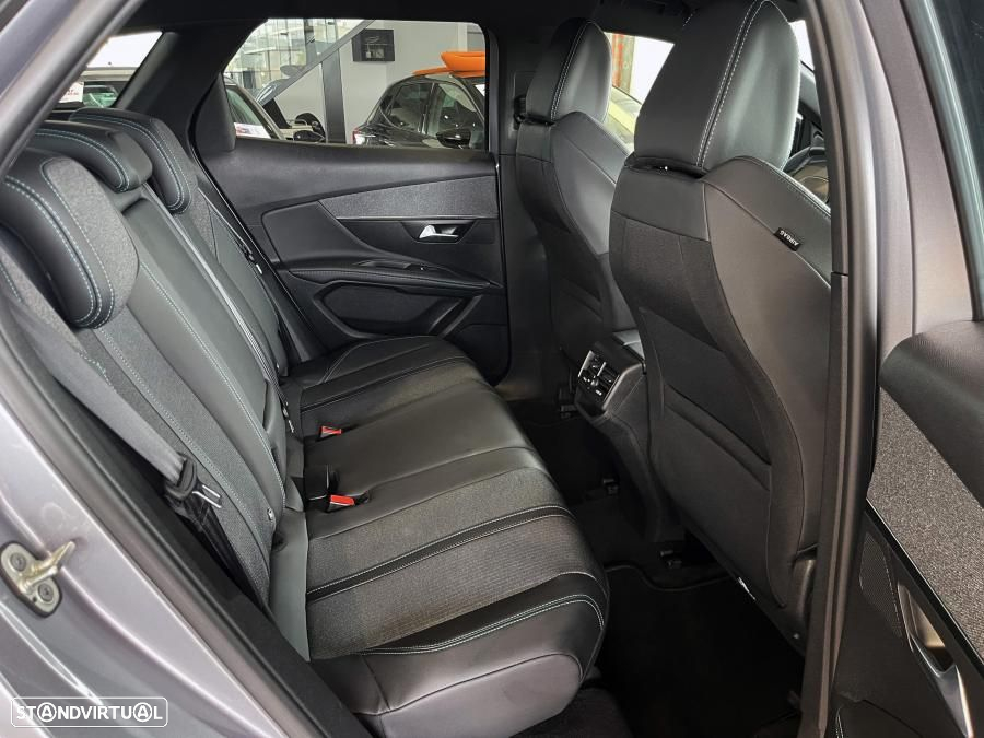 Peugeot 3008 1.5 BlueHDi Allure Pack EAT8 - 27