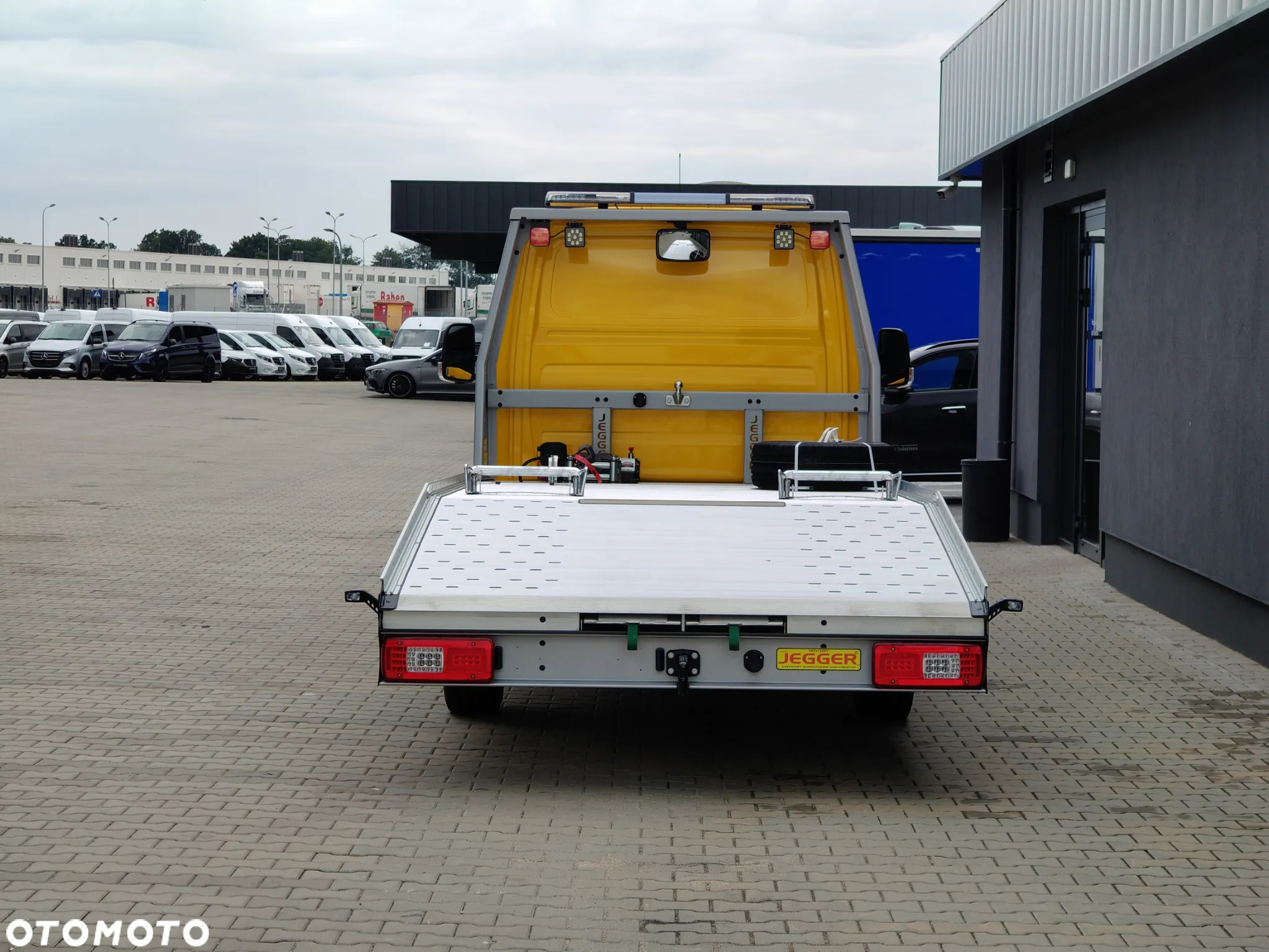 Mercedes-Benz Sprinter - 5