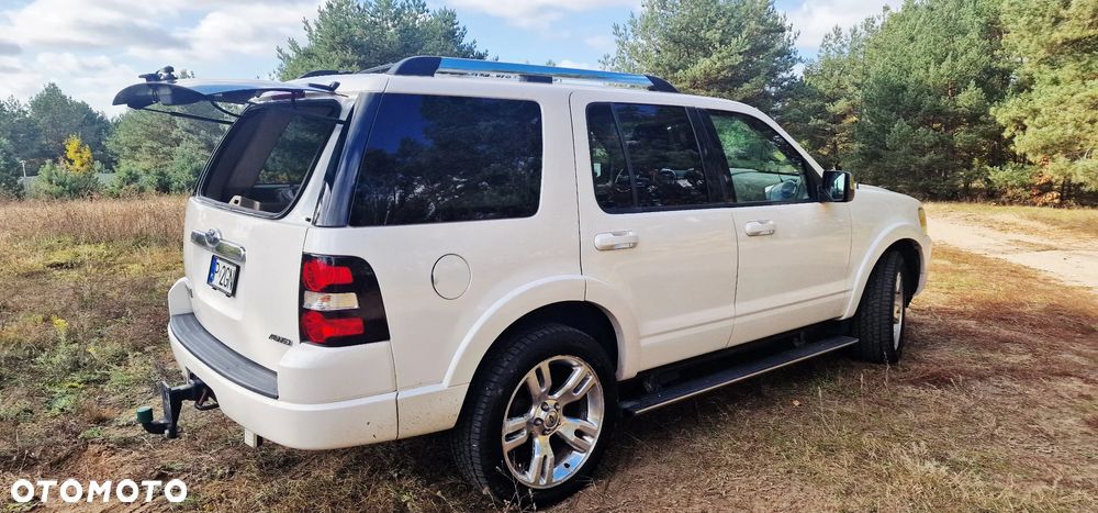 Ford Explorer 2010 photo 4