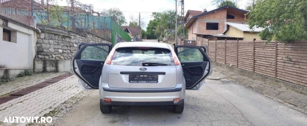Ford Focus 1.6i 16V - 2