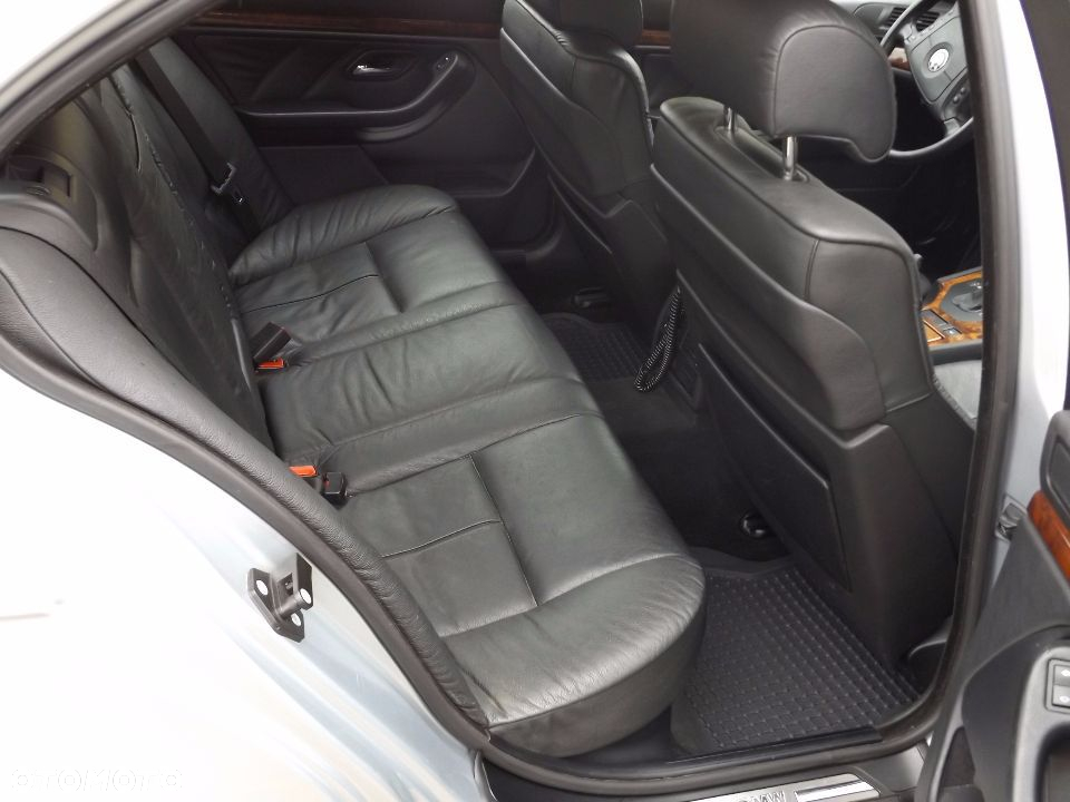 BMW Seria 5 - 24