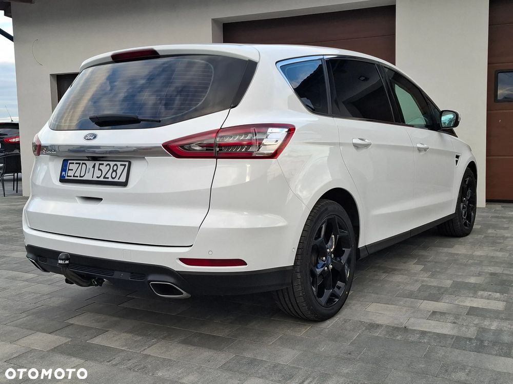 Ford S-Max 2.0 TDCi Titanium PowerShift - 24
