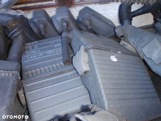 obudowa filtra powietrza zatrzaski termostat rura  fiat uno punto I lancia seicento spi cinquecento sporting 1.1 1.2 8v - 1